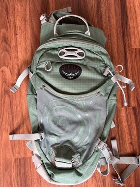 Osprey Verve 10 hydration pack.   Good condition.
